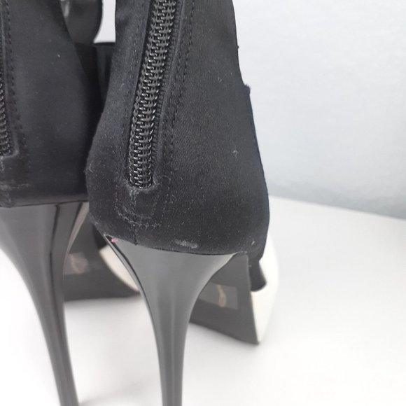 - Platform heels - Picture 10 of 12